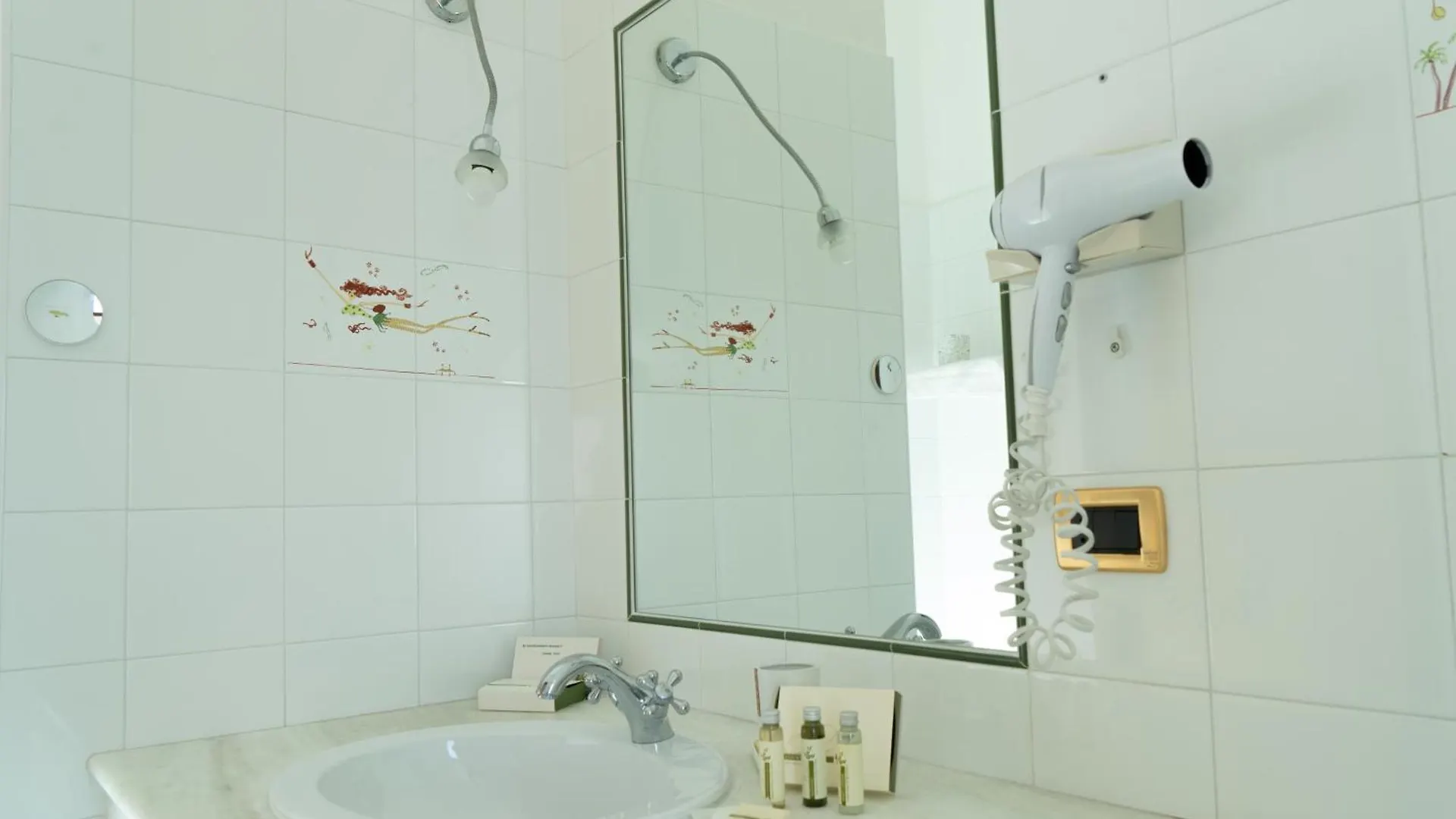 ג'ובינאצו S. Martin Hotel