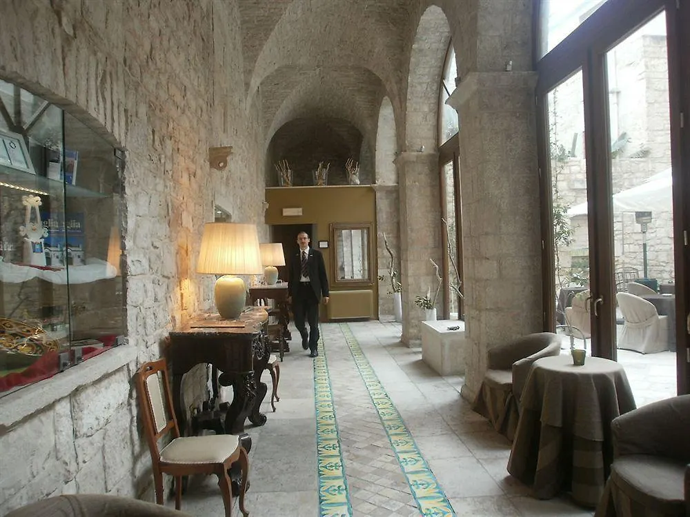 ג'ובינאצו S. Martin Hotel